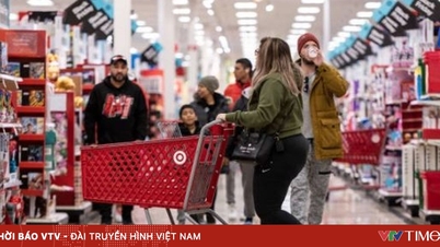 Кінцевий шопінговий сезон у США менш захопливий.