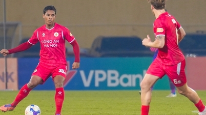 Środkowy obrońca Wietnamu Adou Minh z niecierpliwością czeka na powitanie Beijing Guoan Club