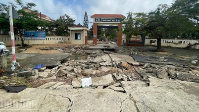 [រូបថត] ការ​ខូច​ខាត​យ៉ាង​ខ្លាំង​នៅ​សាលា​ដែល​ស្ថិត​នៅ​មាត់​ទន្លេ...