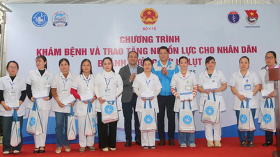 ពិនិត្យ​ និង​ព្យាបាល​ជំងឺ​ដោយ​មិន​គិតថ្លៃ​ជូន​ប្រជាពលរដ្ឋ​ចំនួន​១០០០​នាក់​នៅ​តំបន់​រងគ្រោះ​ដោយ​ទឹកជំនន់