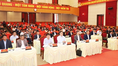 Badanie, zrozumienie i wdrażanie dokumentów Komitetu Centralnego Partii i Wojewódzkiego Komitetu Kierowniczego Wyborów.