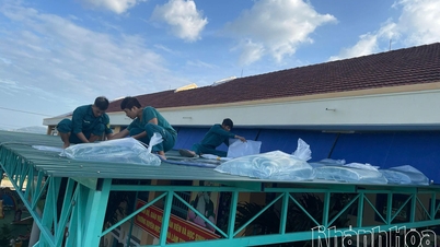 La comuna de Nam Cam Ranh responde con urgencia a la tormenta número 15