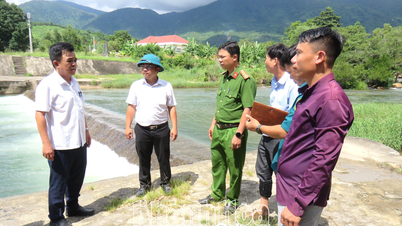 Komune Van Ninh mengharuskan masyarakat yang menggunakan rakit dan perahu untuk kembali ke pantai sebelum pukul 6:00 sore pada tanggal 28 November.