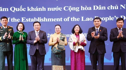 Party and State leaders attend and congratulate the 50th Anniversary of National Day of the Lao People's Democratic Republic