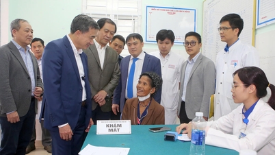 Bezplatné lékařské vyšetření a léky pro 1 000 obyvatel Hue po povodních