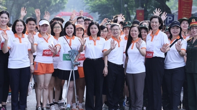 ২০শে অক্টোবর উপলক্ষে অনুষ্ঠানের সাথে থাকা ইউনিট এবং ব্যক্তিদের উদ্দেশ্যে ভিয়েতনাম মহিলা সংবাদপত্রের পক্ষ থেকে ধন্যবাদ পত্র