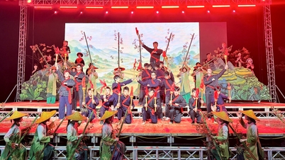 Répétition générale du programme commémorant le millénaire de la naissance du personnage historique Nung Tri Cao - Cao Bang Electronic Newspaper