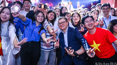 [Photo] Les émotions des étudiants de VinUni sont sublimées dans « Homeland in the Heart : The Concert Film »