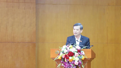 Het bevorderen van een vastberaden geest in het werk ter voorkoming en bestrijding van corruptie, verspilling en negativiteit