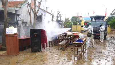 الوقوف جنبًا إلى جنب لمساعدة الناس