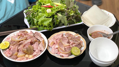 ម្ហូប​ពិសេស​ពាក់​ក​ណ្តា​ល​នៅ​លើ​ថាស​ម្ហូប​អាហារ​នៅ Da Nang អតិថិជន​ហាណូយ​បញ្ជា​ឱ្យ​ដឹក​ជញ្ជូន​ដើម្បី​បរិភោគ​