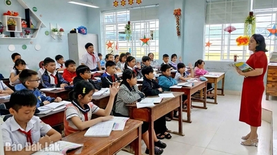 دانش‌آموزان سیل‌زده به مدرسه بازگشتند