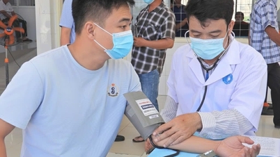 Lev en hälsosam livsstil och gå på regelbundna hälsokontroller för att förebygga högt blodtryck.