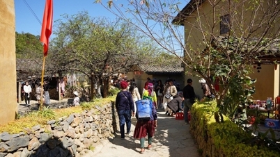 Lo Lo Chai, som nettopp har fått tittelen «Verdens beste turistlandsby 2025», er overfylt med besøkende i helgene.