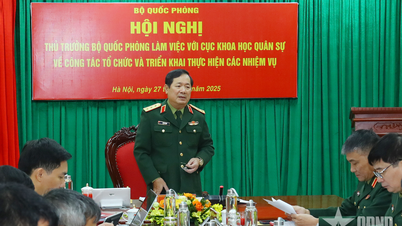 يعمل الفريق أول لي هوي فينه مع إدارة العلوم العسكرية (وزارة الدفاع الوطني)