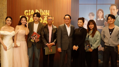 Příběh rodiny státního úředníka v „štíhlé“ éře na filmu