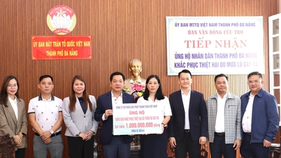 Spółka akcyjna Vietnam Payment Solutions przekazała 1 miliard VND na pomoc mieszkańcom terenów dotkniętych powodzią w Da Nang.