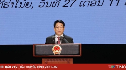 President: De siste 50 årene har vært en strålende og glorverdig historisk reise for det laotiske folket.