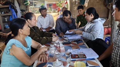 គាំទ្រប្រជាជនខេត្ត Khanh Hoa ឲ្យងើបឡើងវិញបន្ទាប់ពីទឹកជំនន់។