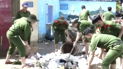 Estudiantes de la Universidad de la Policía Popular permanecen en Khanh Hoa para ayudar a la gente a prevenir la tormenta número 15