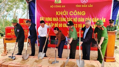 Bộ Công an khởi công xây dựng 16 căn nhà tặng người dân vùng lũ Đắk Lắk