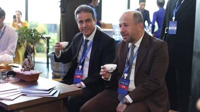 ارتباط با چای - مهمانی چای که تجارت بین‌المللی و دوستان را به هم متصل می‌کند