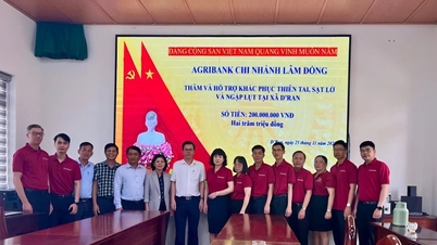 Банки в Ламдонге поддерживают жителей коммуны Дран в преодолении последствий наводнения