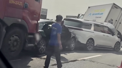 Ho Chi Minh Şehri-Trung Luong otoyolunda altı araç "geri kaldı"