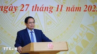 Prim-ministru: În onoarea unor persoane și grupuri eroice