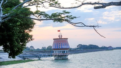 ຮັບປະກັນ​ຄວາມ​ປອດ​ໄພ​ໃຫ້​ເຂດ​ລຸ່ມ​ແມ່​ນ້ຳຂອງ ດ່າວ​ເຕີນ ​ໃນ​ຕໍ່ໜ້າ​ສະພາບ​ອາກາດ​ທີ່​ສັບສົນ