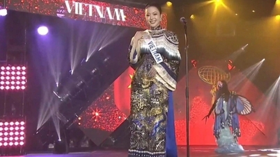 ممثل فيتنامي لم يتأهل إلى قائمة العشرين الأوائل، وفاز بالجائزة الثانية لأفضل زي وطني