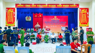 Ca Mau Police officers and soldiers donated over 500 units of blood