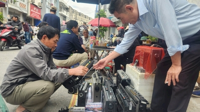 Професія «купувати у тих, кому нудно, продавати тим, кому потрібно»