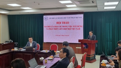 Promowanie roli prasy w doradzaniu i krytyce polityki naukowej