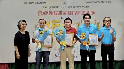 Чествование прессы, сопровождающей сельское хозяйство в зеленую эру