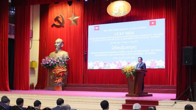 สถาบันการเมืองแห่งชาติโฮจิมินห์ เฉลิมฉลองครบรอบ 50 ปี วันชาติสาธารณรัฐประชาธิปไตยประชาชนลาว