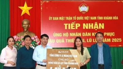 VICEM fait un don de 6 milliards de VND pour aider les provinces à surmonter les conséquences des inondations