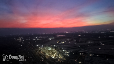 [កម្រងរូបថត] មើលថ្ងៃលិចនៅការដ្ឋានសាងសង់ព្រលានយន្តហោះឡុងថាញ់