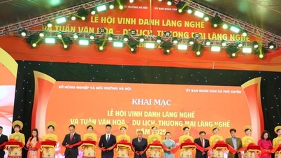 Phu Xuyen otwiera „Festiwal ku czci Wioski Rzemieślniczej i Kultury Wioski Rzemieślniczej – Tydzień Turystyki i Handlu 2025”