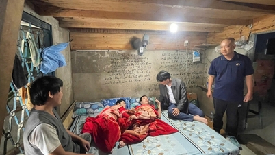 Memberi hadiah untuk menyokong orang ramai dan kanak-kanak di kawasan yang rosak teruk akibat banjir