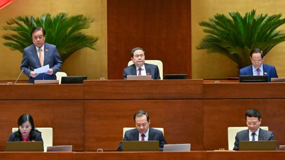 Promote social supervision in practicing thrift and fighting waste