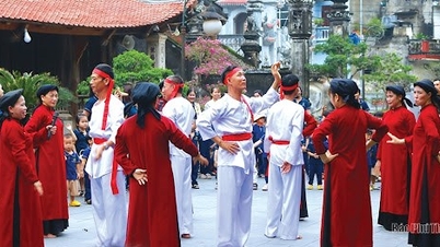 Phu Tho ایک پائیدار سمت میں Xoan گانے سے وابستہ سیاحتی مصنوعات تیار کرتا ہے۔