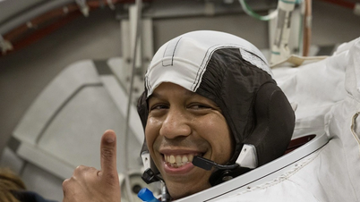 Kapal angkasa Soyuz MS-28 Rusia membawa angkasawan AS ke ISS