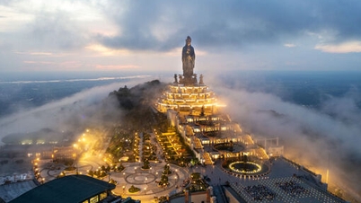 Der elven møter fjellet og havet