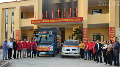 Куй Монг об'єднує зусилля, щоб надати допомогу постраждалим від повені в комуні Туй Ан Тай, провінція Даклак