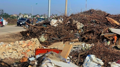 Trzeba uporać się z ogromną ilością śmieci na ulicy D3, w dzielnicy Vinh Hung