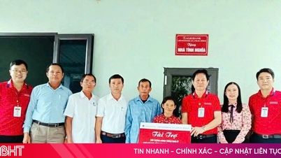 Mobilisatie van meer dan 18,5 miljard VND om de armen te steunen en de gevolgen van stormen en overstromingen te boven te komen