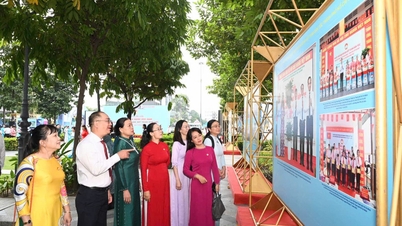 ນະຄອນ​ໂຮ່ຈິ​ມິນ: ​ເປີດ​ງານ​ວາງສະ​ແດງ “​ແນວ​ໂຮມ​ປະ​ເທດ​ຊາດ​ຫວຽດນາມ - ​ເສີມ​ຂະຫຍາຍ​ກຳລັງ​ແຮງ​ຄວາມ​ສາມັກຄີ​ອັນ​ໃຫຍ່​ຫຼວງ”