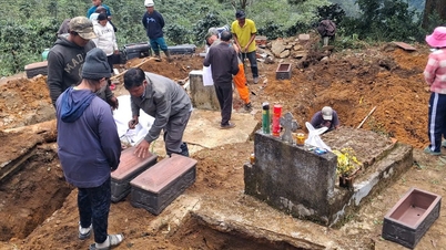 Lam Dong, heyelan endişesi nedeniyle onlarca mezarı başka yere taşıyor