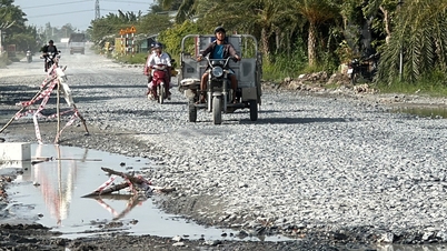Sa Dec çiçek köyünü birbirine bağlayan kayalık, çukurlu yolun onarımı için ihale açıldı